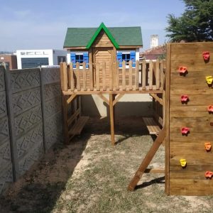 Ahşap Oyun Evi