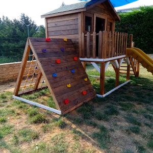 Ahşap Oyun Evi