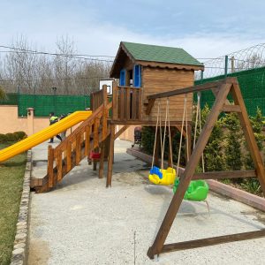 Ahşap Oyun Evi